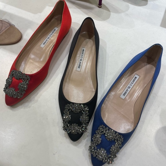 ❤️Authentic Manolo Blahnik Hangisi Flats Size 8❤️ - Picture 1 of 17